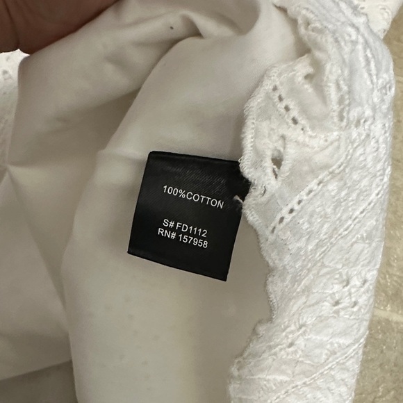 Elegant White Lace One-Shoulder Dress - Picture 4 of 4